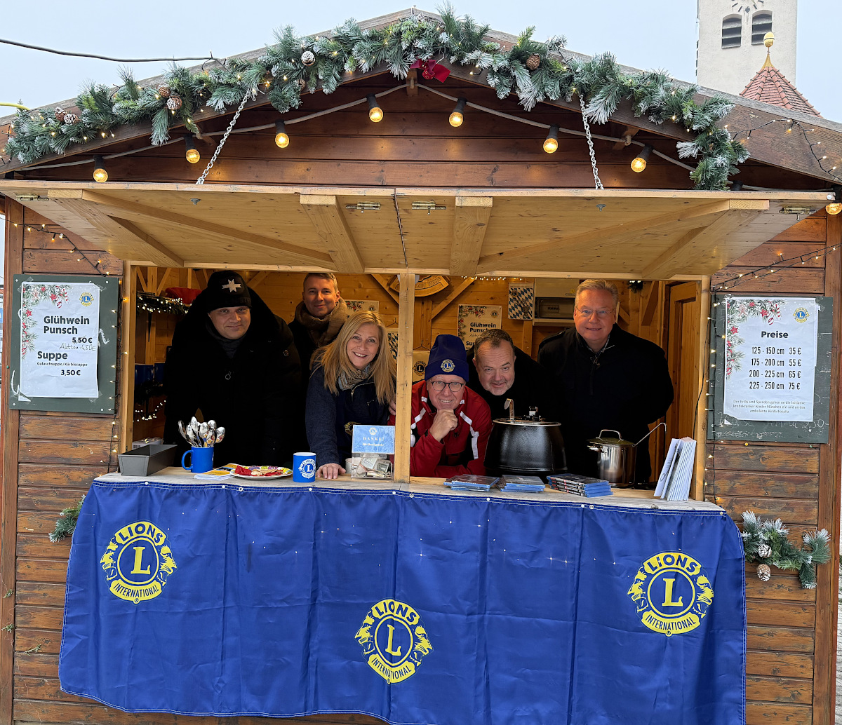 Christbaum Verkauf der Lions Aschheim